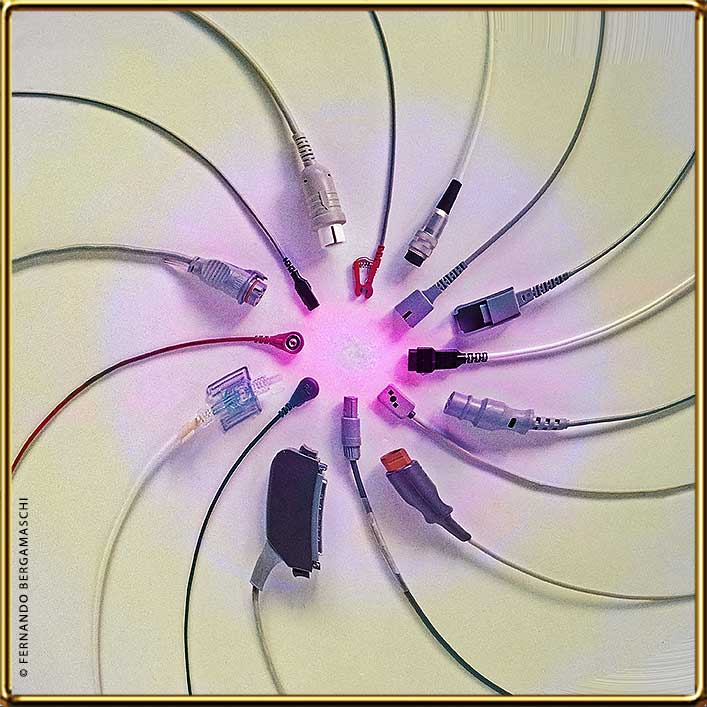 Conectors and cables for medical sensors