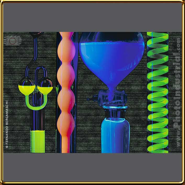 Chemical glasses UV fluorescence effect
